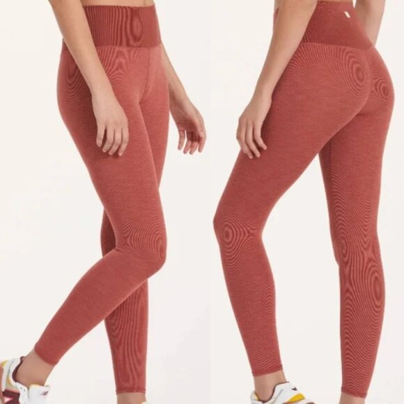 Vuori Women's Lux Rib Studio High Rise Leggings Size Medium Cinnamon Heather - Picture 1 of 10